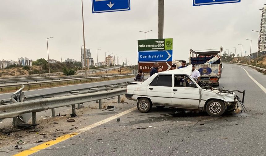 Tarsus’ta trafik kazası: İki kardeşten biri öldü, diğeri yaralandı