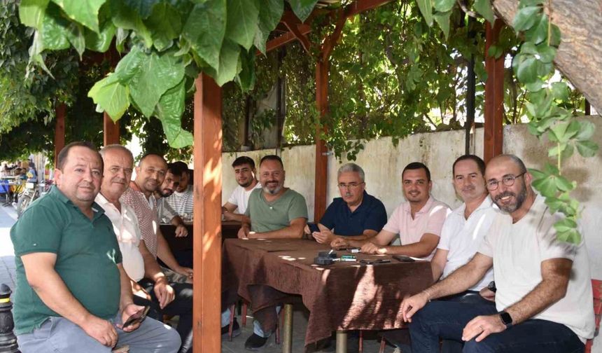 Başkan Zencirci meclis üyeleriyle birlikte Germencik pazarında vatandaşlarla buluştu