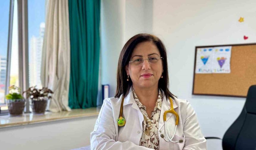 Çocuk romatoloji uzmanı, çocuklarda geçmeyen eklem ağrısı ve şişkinliklere dikkat çekti