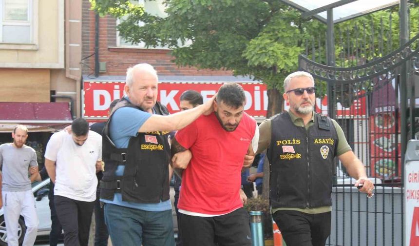 Eskişehir’deki silahlı saldırının şüphelileri hakim karşısında