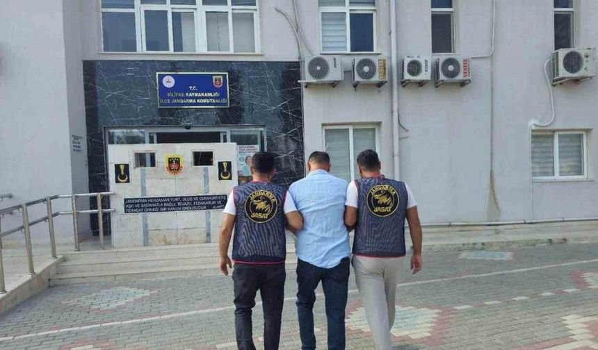 İnterpol tarafından kırmızı bülten ile aranan şahıs Mersin’de yakalandı