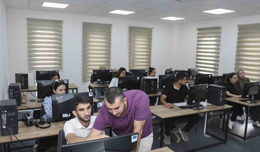 Mersin Büyükşehir Belediyesinden ücretsiz ofis programları eğitimi desteği