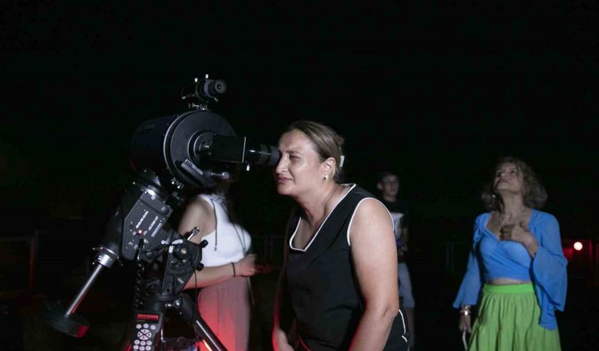 Mersinliler, meteor yağmurunu gözlem şenliğinde izledi