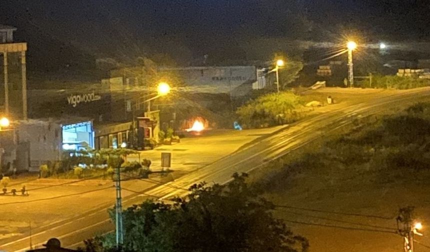 Ordu’da çöp konteynerinde çıkan yangın binaya sıçramadan söndürüldü
