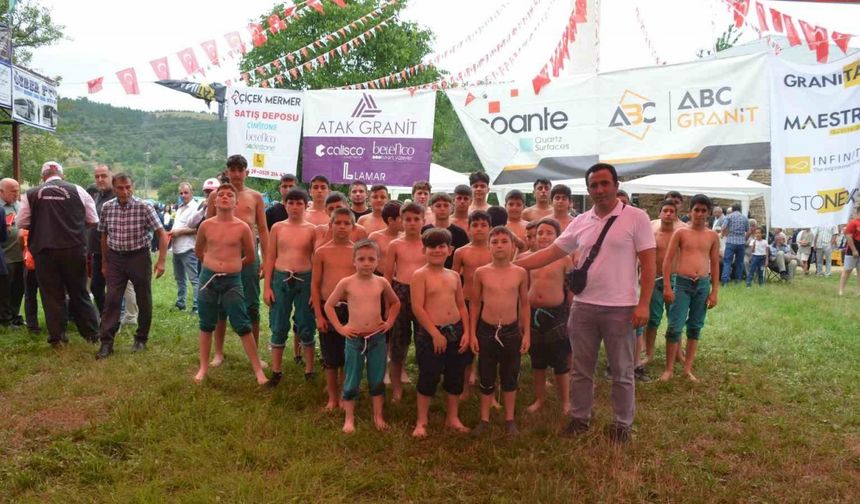 Sinop’ta 17. Güreş ve Keşkek Festivali’ne yoğun ilgi