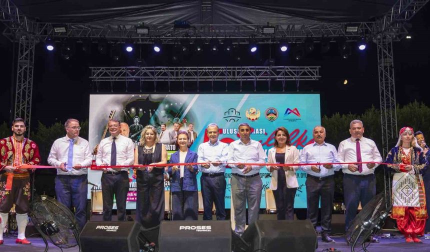 Başkan Seçer, Silifke Müzik ve Folklor Festivali’ne katıldı
