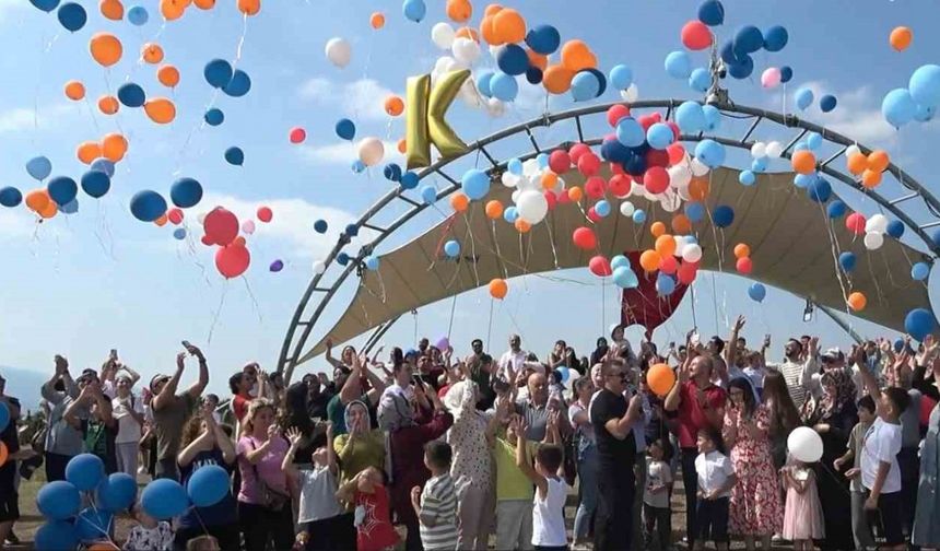 Lösemiyi yenen Kağan için gökyüzüne yüzlerce balon bıraktılar