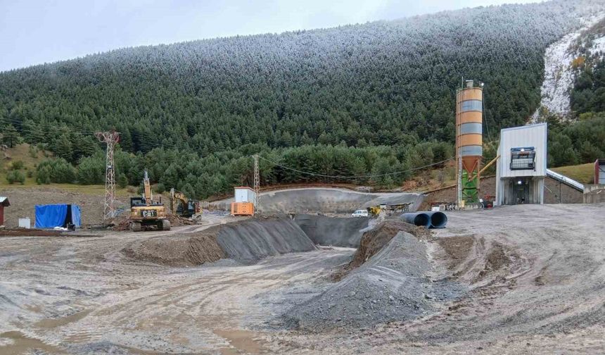 Ilgar dağı tünelinde çalışmalar iki ayrı noktadan sürdürülüyor