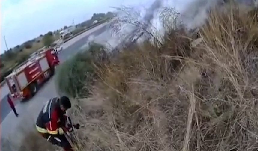 Adana-Mersin otoyolunda kontrolden çıkan otomobil alev aldı