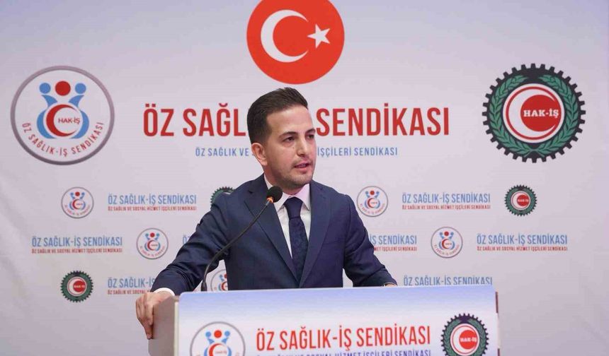 Aküzüm: 'Öğretmenlerimiz, çocuklarımızın yüreğine ve zihnine dokunuyor'