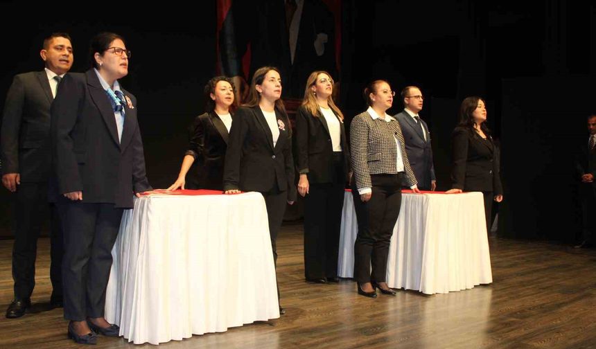 Aydın'da göreve yeni başlayan 8 öğretmen yemin etti