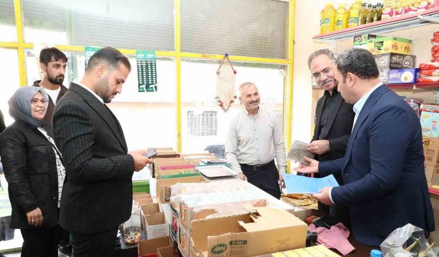 Belediye başkanı bakkalın zimem defterini satın aldı