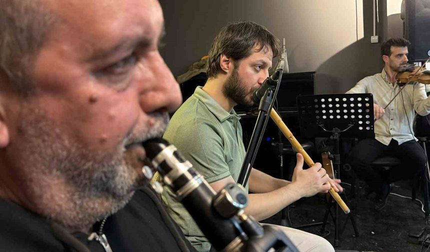 Bu öğretmenler sadece ders vermiyor: 65 kişilik koro konsere hazır