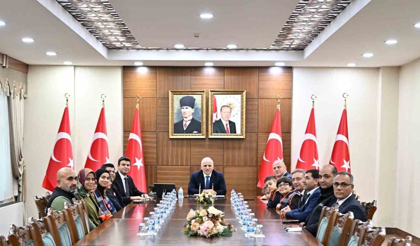 Diyarbakır'da Gazze için toplanan 24 milyon lira AFAD'a teslim edildi