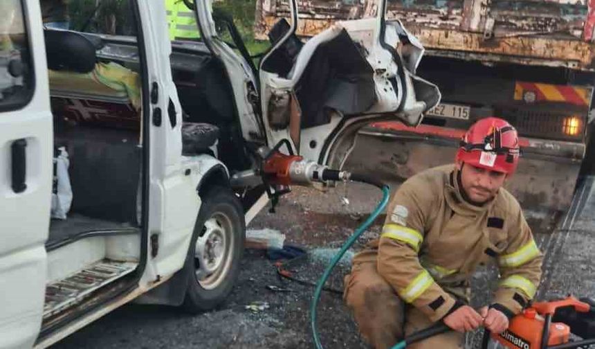 Edremit'te zincirleme kaza: 6 yaralı