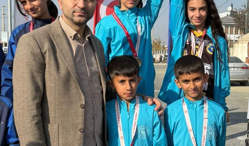 Elazığ 1. etap kros yarışmasında bölge birincisi