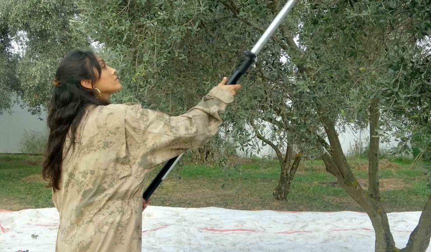 Genç kadın çiftçi huzuru toprakta buldu