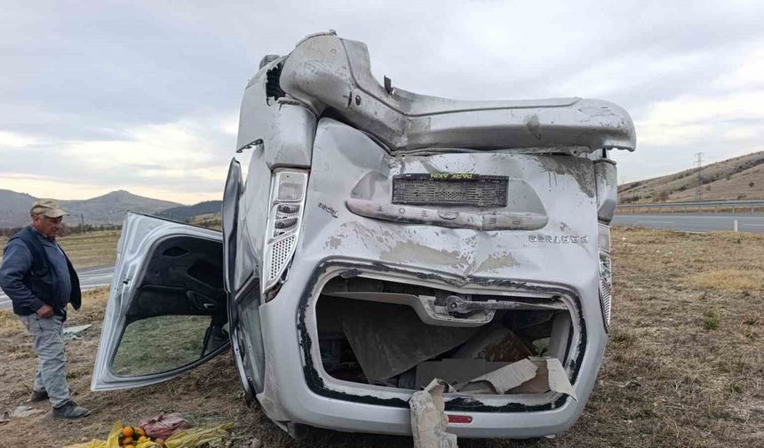 Hafif ticari araçların çarpıştığı kaza 7 kişi yaralandı