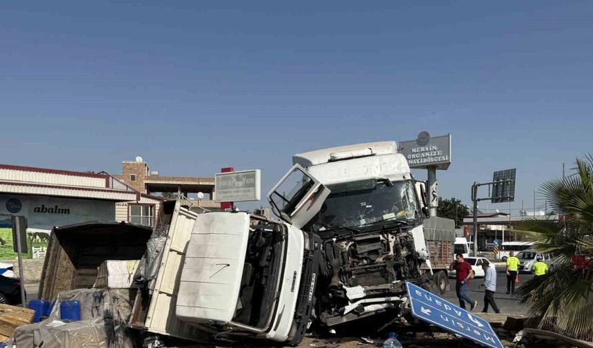 Mersin’de tırlar zincirleme kaza yaptı: 2 yaralı
