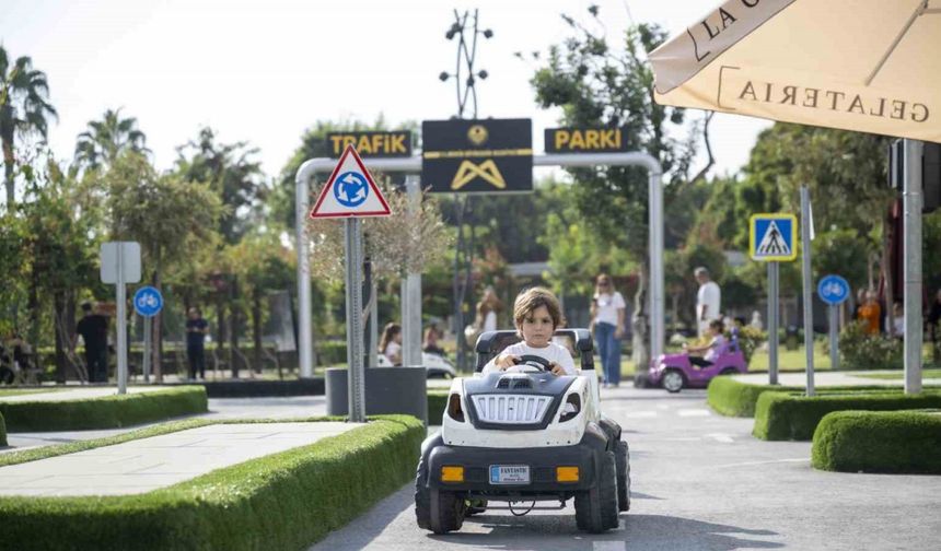Mersin’deki Trafik Park, ara tatilde çocuklarla dolup taştı