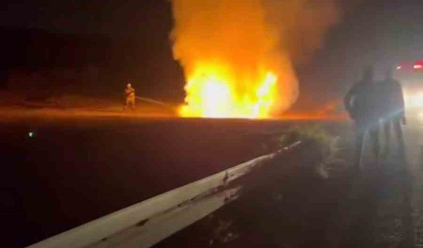 Otomobil alev topuna döndü, o anlar kamerada