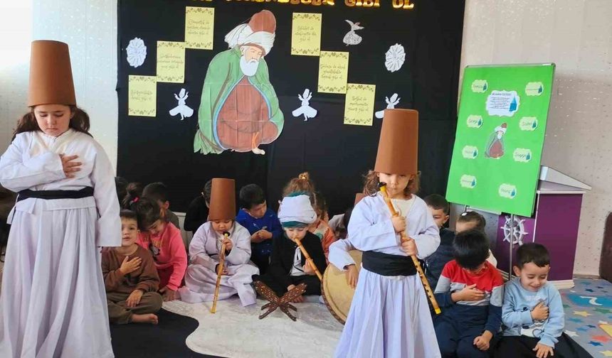 Anamurlu minikler Mevlana'yı andı