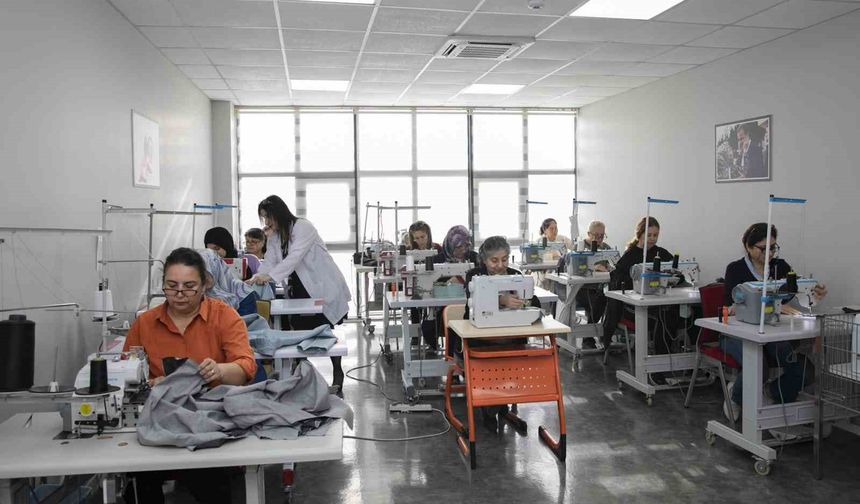 Mersin'de giyim üretim kurslarına büyük ilgi