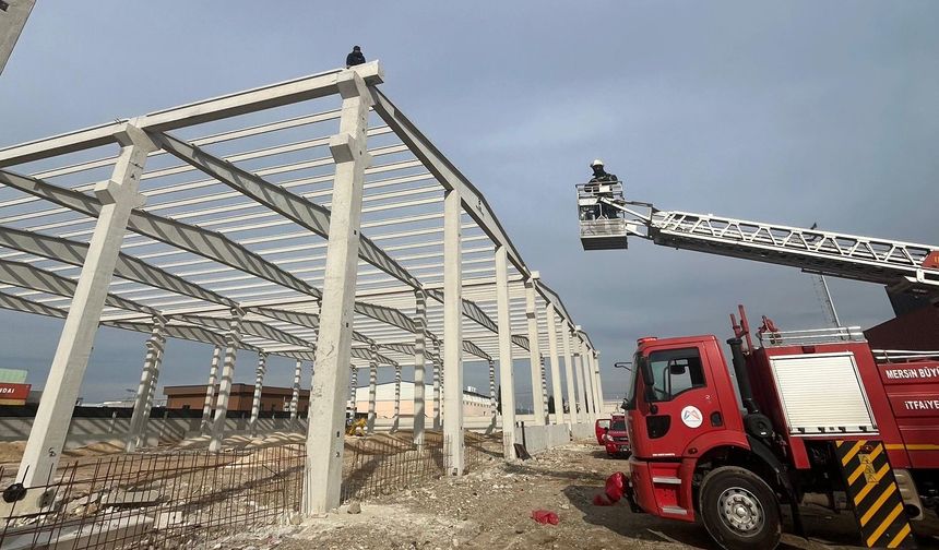 İnşaat sahasında çökme: 3 işçi yaralandı, mahsur kalan 1 kişi kurtarıldı