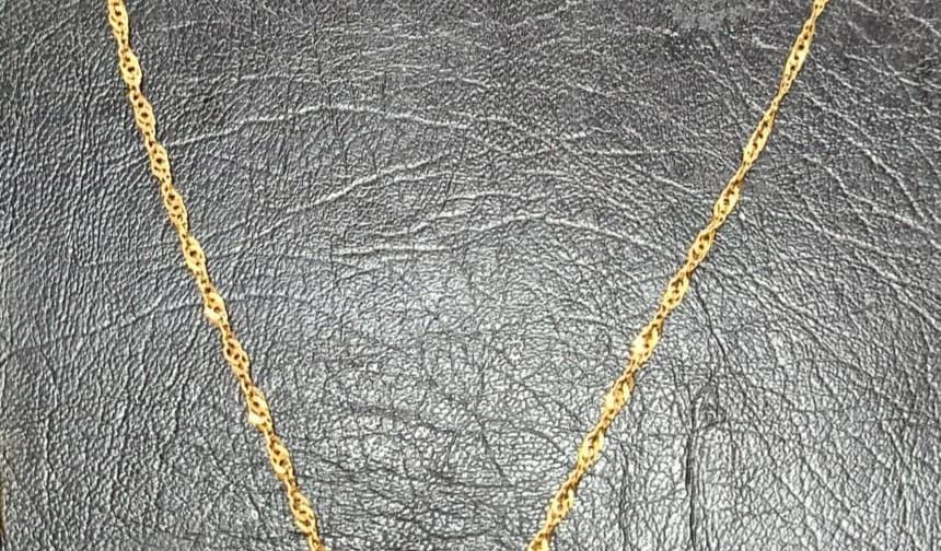 Kapkaç şüphelisi çaldığı kolyeyle yakalandı