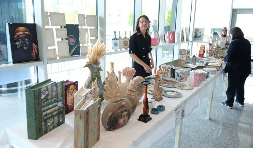 El emeği ürünler Afrika'da açılacak su kuyusuna umut oldu