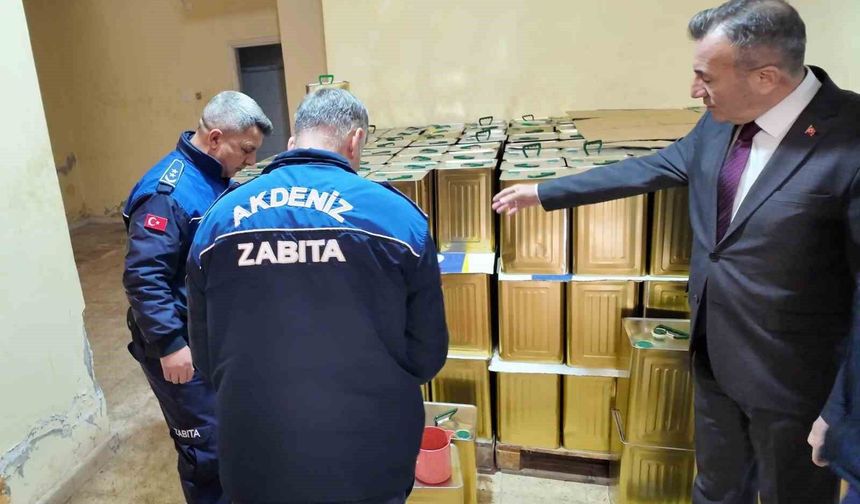 Mersin'de 4,5 ton sahte zeytinyağı ele geçirildi