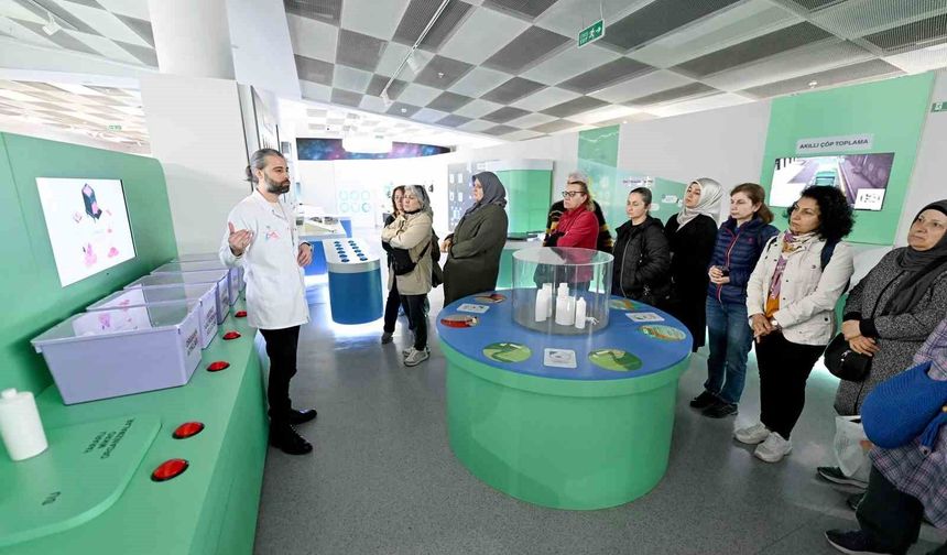 Mersin'de tekstil atıkları kadın emeğiyle yeniden hayat buluyor