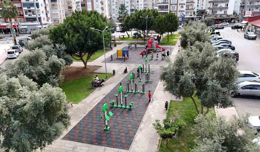 Mezitli'de parklar yenileniyor, yaşam alanları güçleniyor