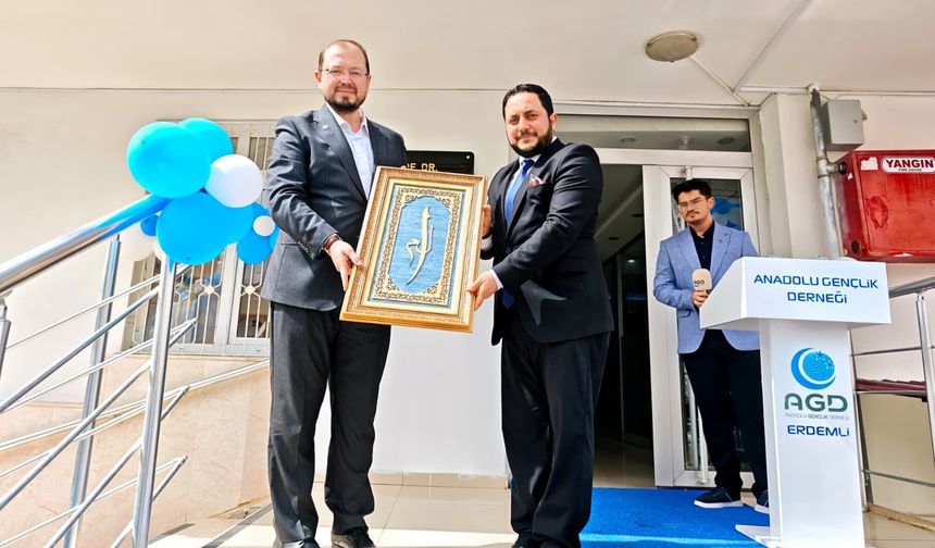 Erdemli’de Heyecan Dolu Açılış: AGD Gençlik Merkezi Kapılarını Açtı