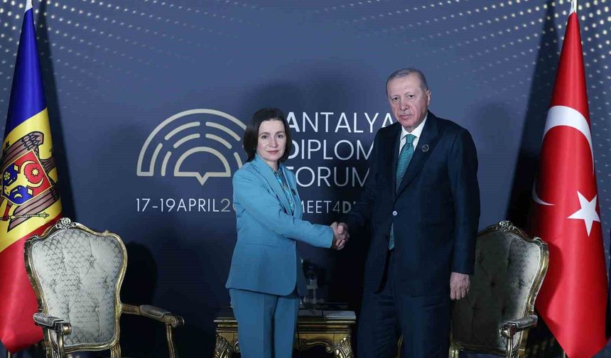 Cumhurbaşkanı Erdoğan, Moldova Cumhurbaşkanı Sandu ile bir araya geldi