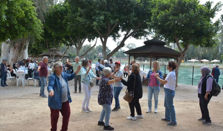Mersin Büyükşehir Belediyesinden emeklilere doğa gezisi