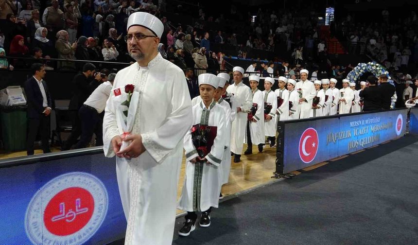 Mersin'de 260 öğrenci hafızlık icazeti aldı