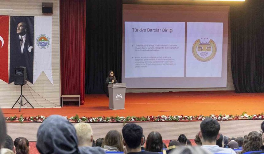 Mersin'de üniversite adaylarına meslek tanıtım semineri