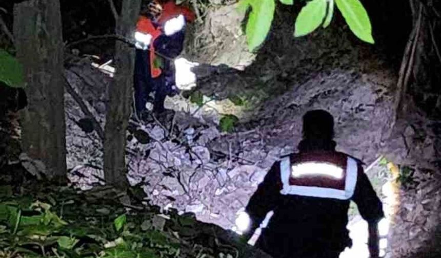 Ormanda yollarını kaybettiler, ekipler kurtardı