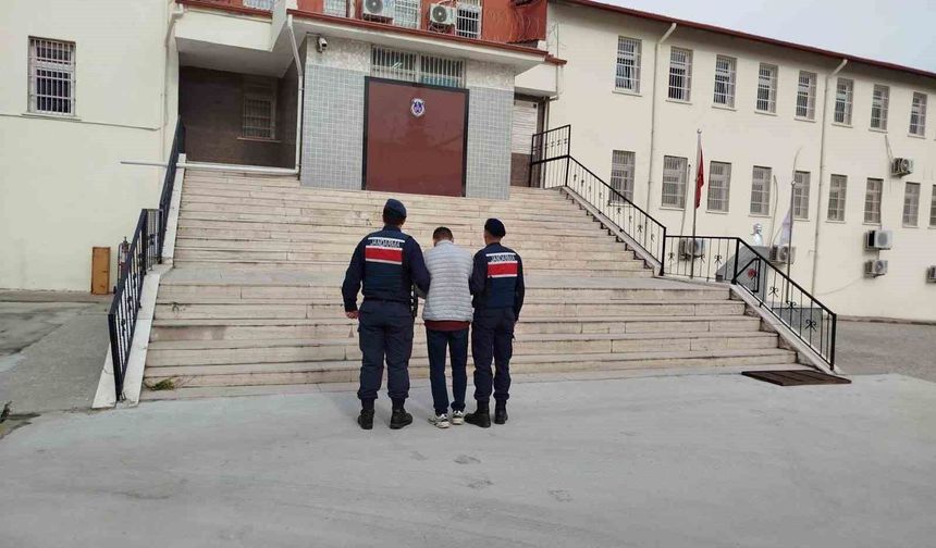 Trafik güvenliğini tehlikeye sokmaktan aranan şahıs yakalandı