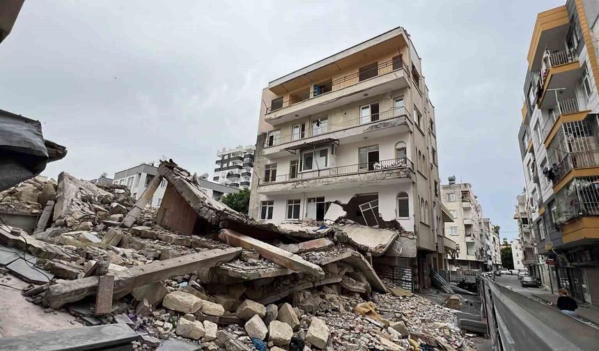 “Yıkım mağdurları 5 aydır evsiz: ‘Ne müteahhit var ne çözüm’”