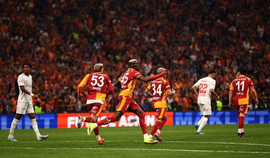 Antalya'yı 4 Golle Geçen Galatasaray Şampiyon