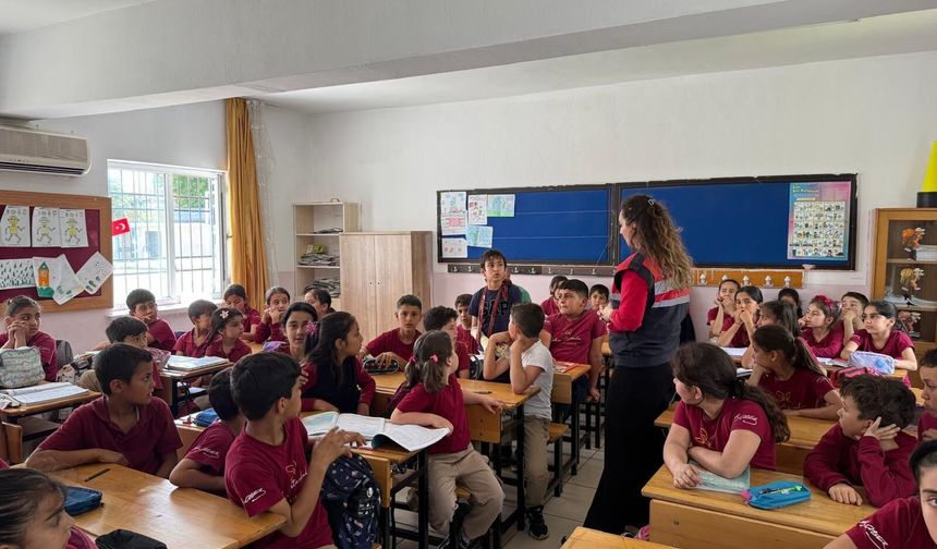 Mersin'de öğrencilere siber farkındalık eğitimi verildi