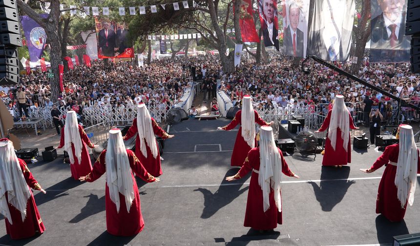 33. Geleneksel Türkmen Şöleni'ne binlerce kişi katıldı