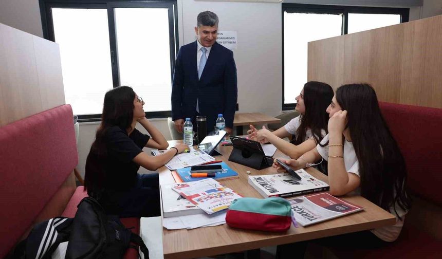 Akdeniz'de ikinci 'Bilgi Limanı Kütüphanesi' hizmete girdi