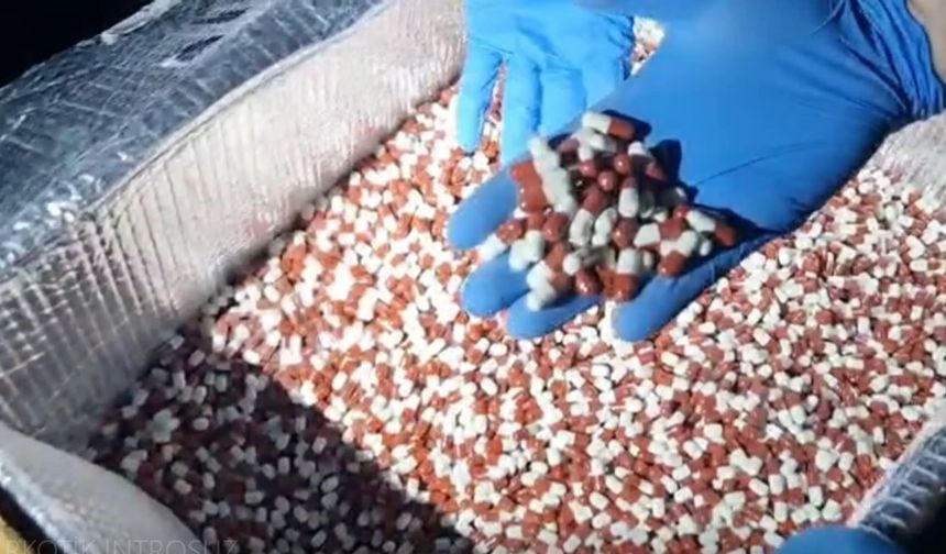 Mersin'de 317 bin 285 adet uyuşturucu hap ele geçirildi
