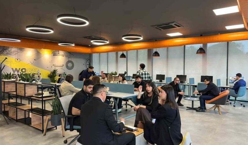Mersin'de iş dünyası ve gençler aynı çatıda buluşuyor