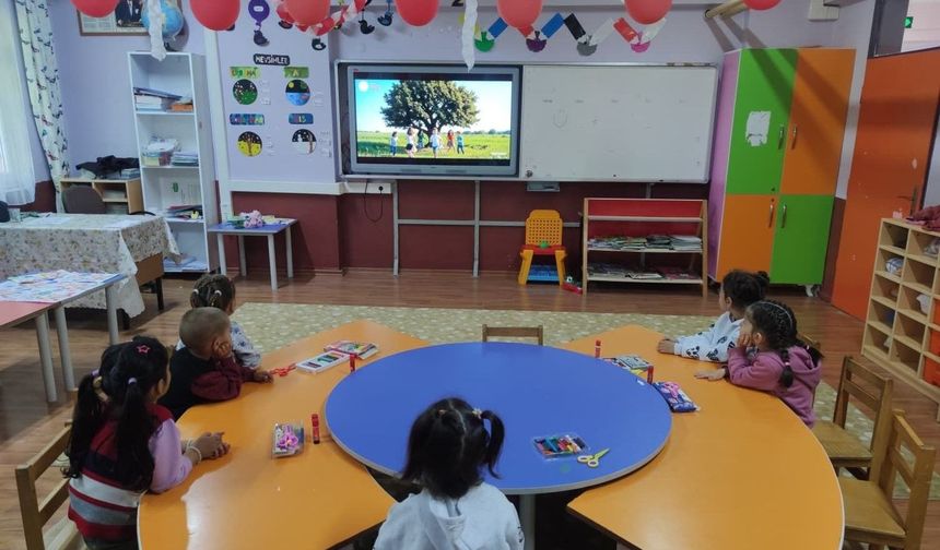 Mersin'de okullarda ilk ders 'Yeşil Vatan' oldu