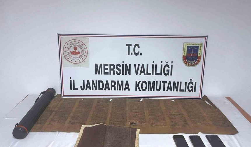 Mersin'de tarihi eser operasyonu: Tevrat ele geçirildi