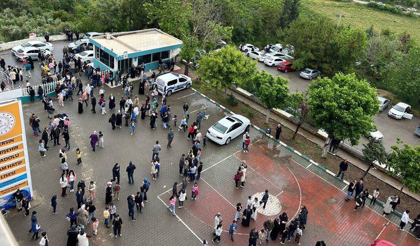 Yağmura Rağmen Rekor Katılım: Yenişehir’de “Marka Okul” Farkı!